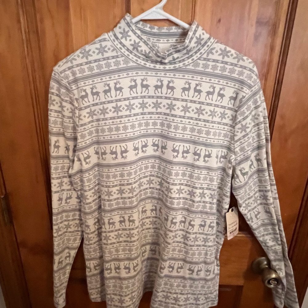 Holiday mock turtleneck NWT top!